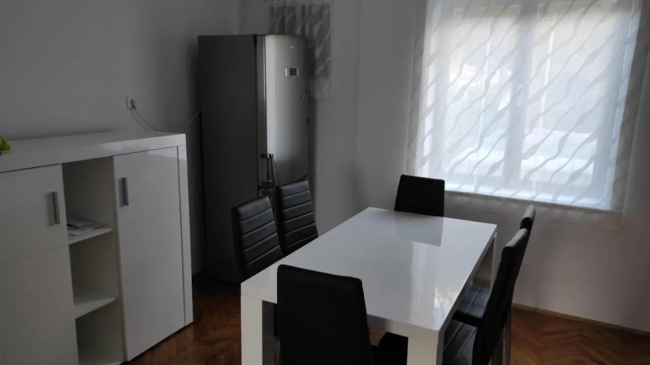Apartman Dominik Rijeka 0*,  Croatia